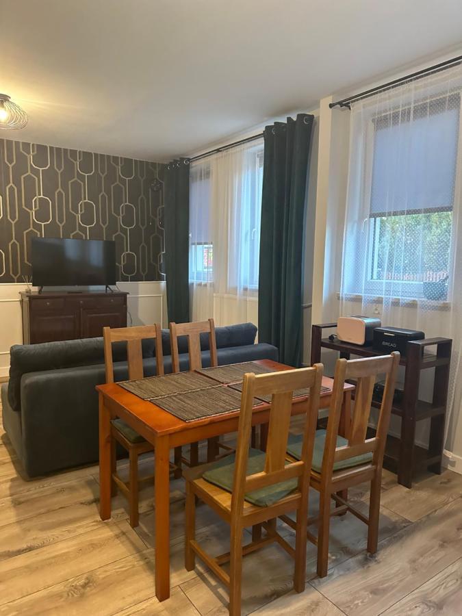 Appartement Apartament Oksford 1 à Okszow Extérieur photo